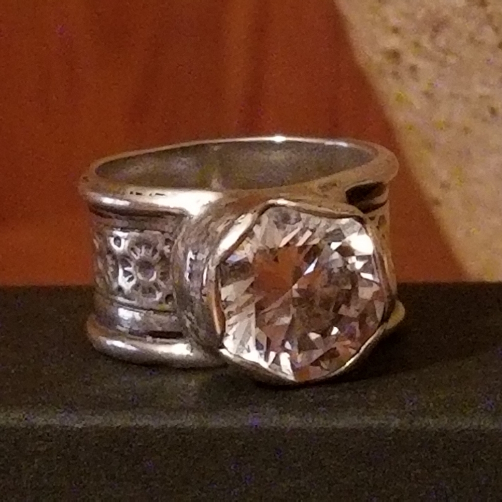 Silpada Sterling Silver & Zirconia Queen for A Day Ring - Picture 11 of 14